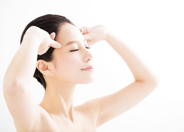 お顔の筋力を動かす「顔トレ」でアンチエイジングを